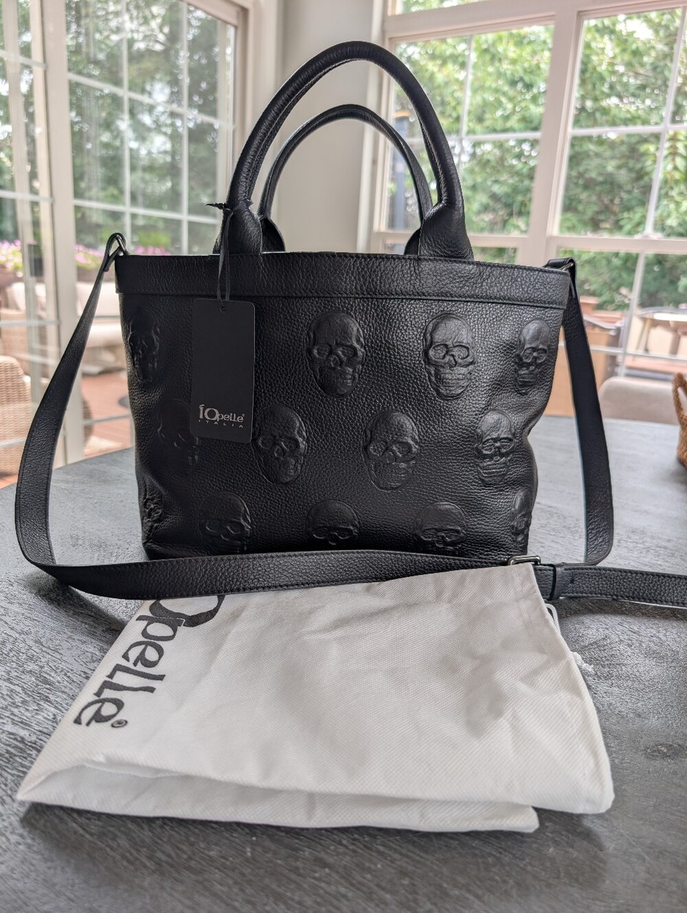 Large black leather 3D Skull Embossed Tote by IO PELLE - Picture 12 of 12